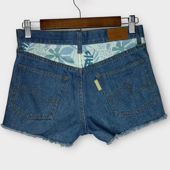 NWOT Levitate Distressed Denim Shorts Blue Floral Patchwork‎ Accents Size 25 - Picture 3 of 9